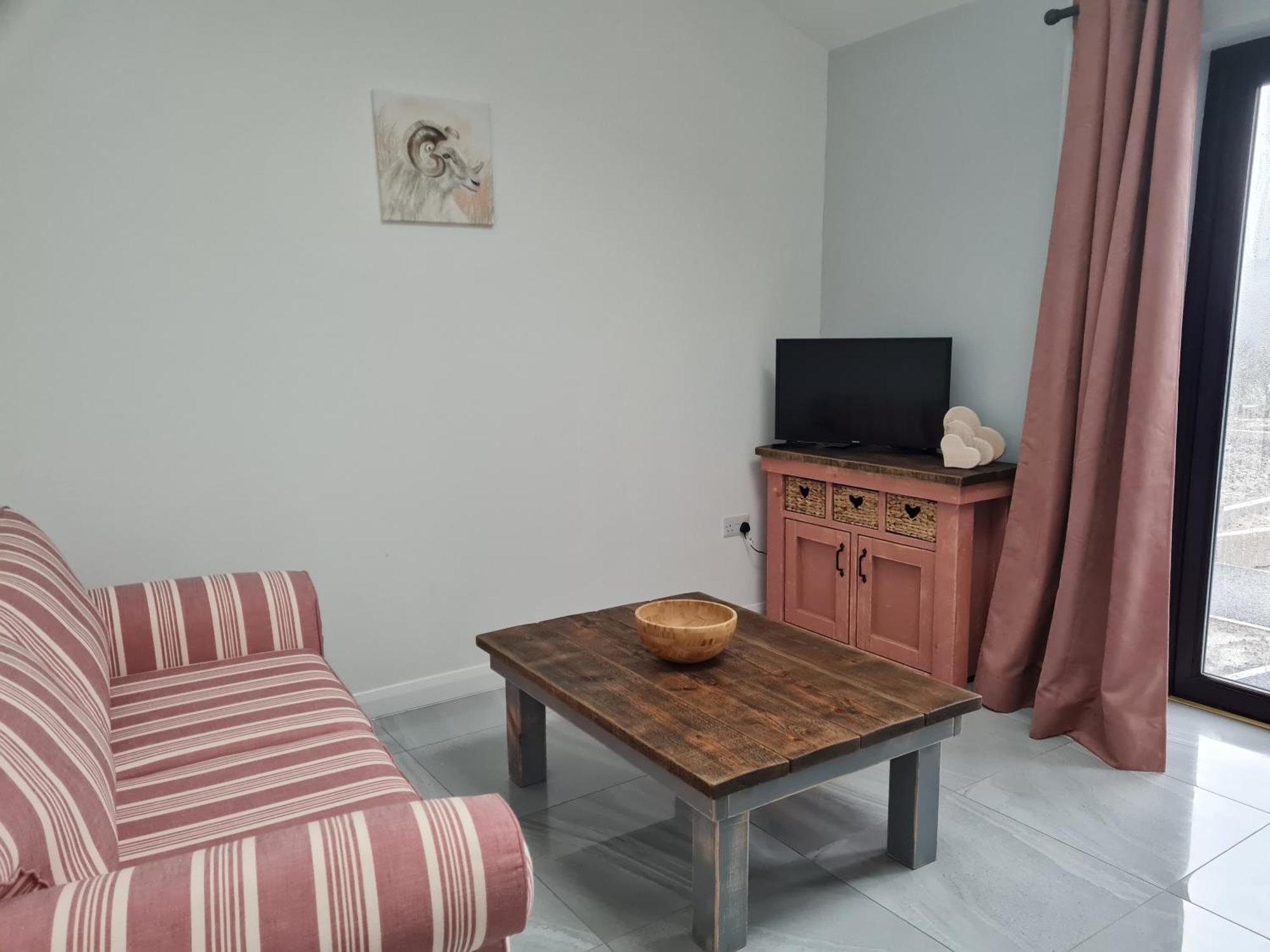 The Old Mountain Stables Caerllwyn Ganol Farm Apartment นิวพอร์ต ห้อง รูปภาพ